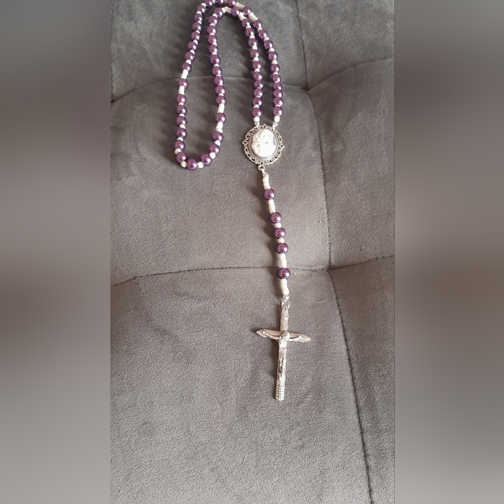 Sophisticated Purple and White Cameo Silver Rosary Catholic Religious - Picture 2 of 6